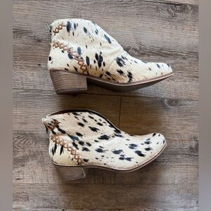 Naughty Monkey Women's All Roads Stitched Booties